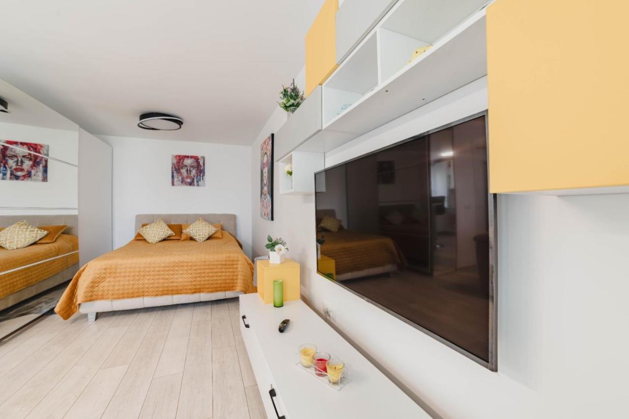 Masterpiece Studio- Free Parking, Wi-Fi, Netflix Braşov Eksteriør billede